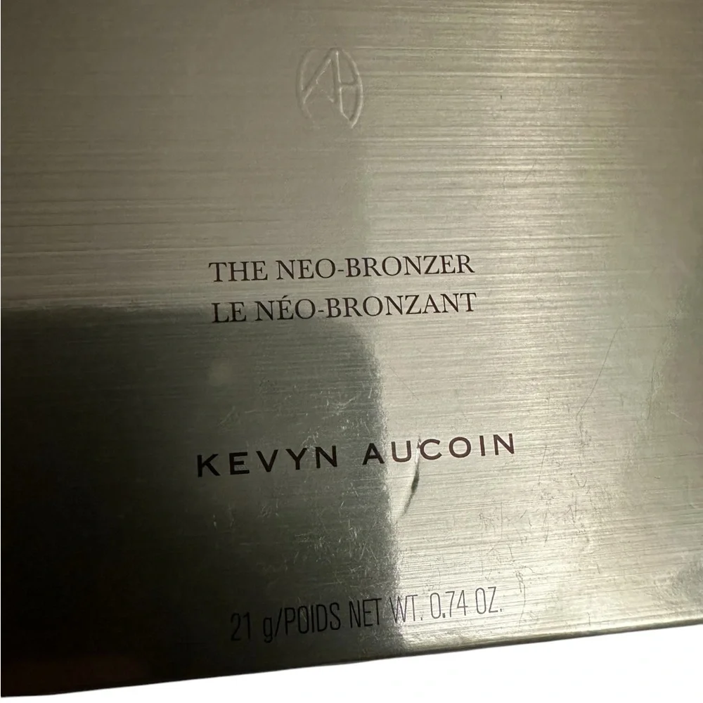 Kevyn Aucoin - The Neo Bronzer (Siena) in box with pouch NIB PRICE FIRM